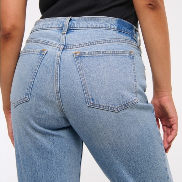 A&F Curve Love Mid-Rise Straight - Picture 3 of 6